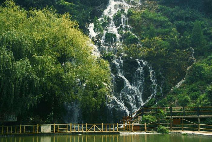 探秘河南大峡谷 一站式生态旅游新地标